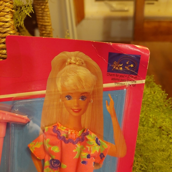 Vintage Barbie RARE So Much To Do Cleaning Set with CHARM NOS Sealed Near MINT - Picture 3 of 10